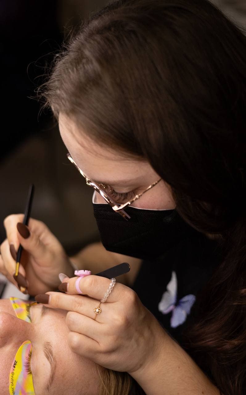 Lash Application Detail